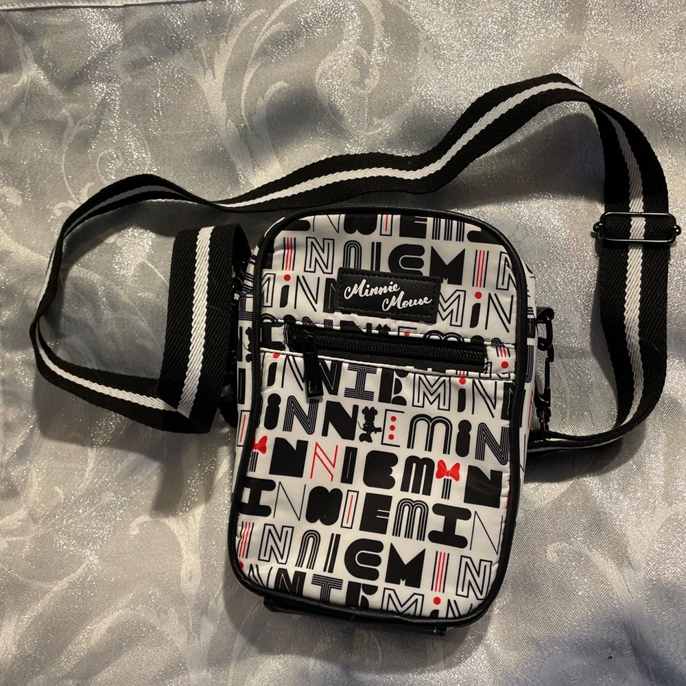 NEW Bioworld Black and White Minnie Mouse Crossbody Bag